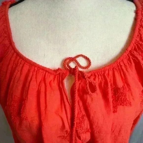 Red with embroidered Stars Lightweight Shirt (Size XL) - Picture 2 of 8